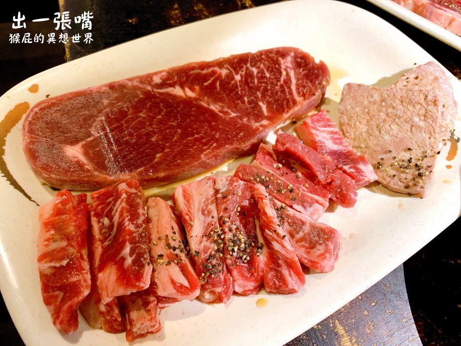 台中出一張嘴燒肉｜蝦子剝好殼超貼心，還有莫凡比冰淇淋、自製蜂蜜冰，一口酥超涮嘴！ @猴屁的異想世界