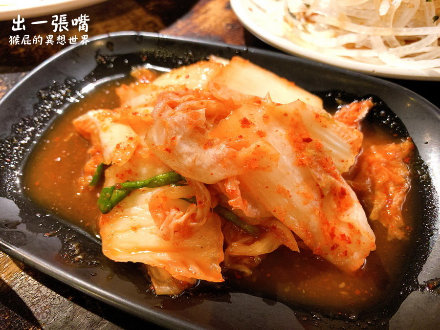 台中出一張嘴燒肉｜蝦子剝好殼超貼心，還有莫凡比冰淇淋、自製蜂蜜冰，一口酥超涮嘴！ @猴屁的異想世界