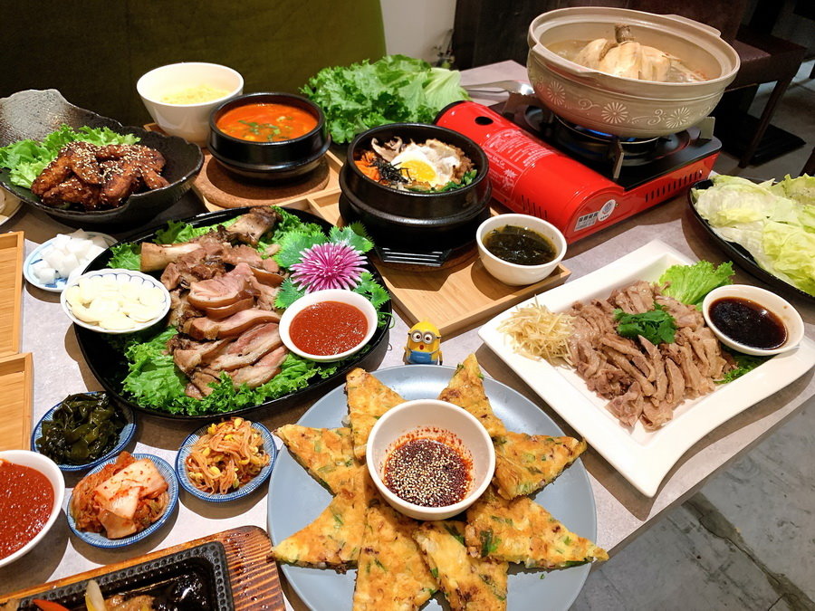親水河畔｜台中韓式料理推薦，有ㄏㄢ老闆娘是韓國人，超道地人蔘雞、韓國豬腳、海鮮煎餅通通吃的到！