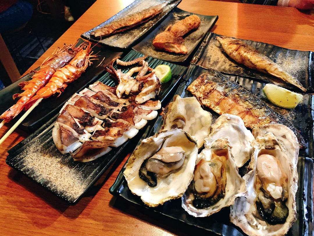 柒息地串燒居酒屋長安總店｜台北平價居酒屋推薦，生猛海鮮升級、現烤串燒近捷運善導寺站 @猴屁的異想世界