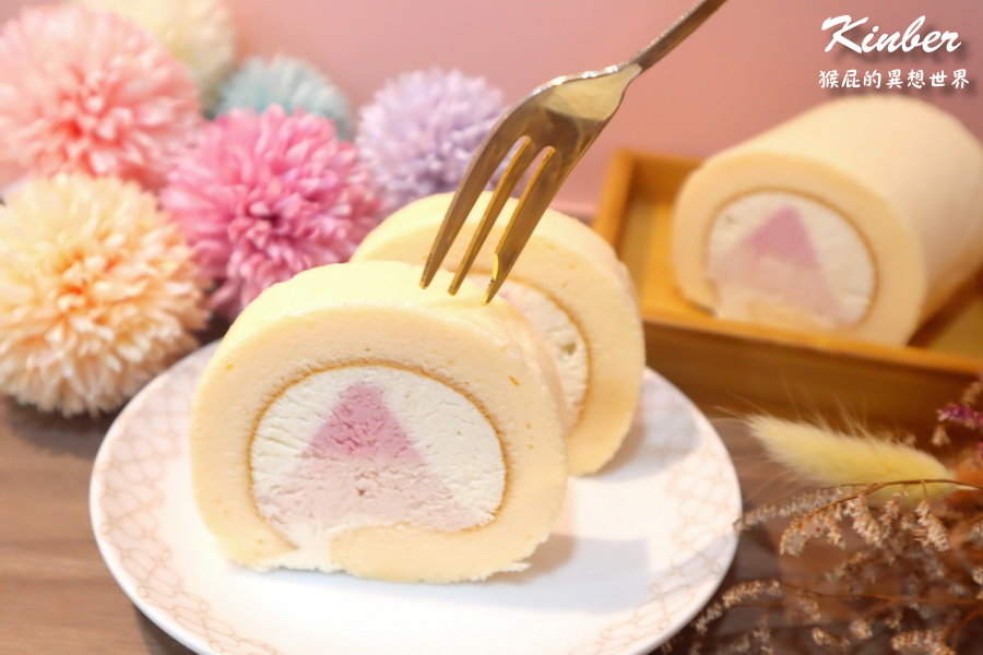 Kinber金帛手製｜台中夢幻甜點，蛋糕裡面竟然有阿里山富士山好可愛，新品初戀蜜桃口味有粉紅色小山，美的不要不要的 @猴屁的異想世界