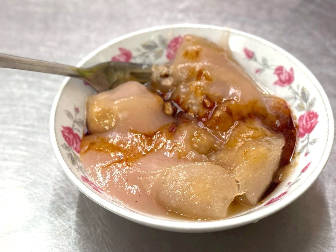正老牌豐原肉丸|豐原廟東夜市美食推薦,老字號炸肉丸酥香多汁,吃完還能加湯喝到飽! @猴屁的異想世界 正老牌豐原肉丸|豐原廟東夜市美食推薦,老字號炸肉丸酥香多汁,吃完還能加湯喝到飽! @猴屁的異想世界