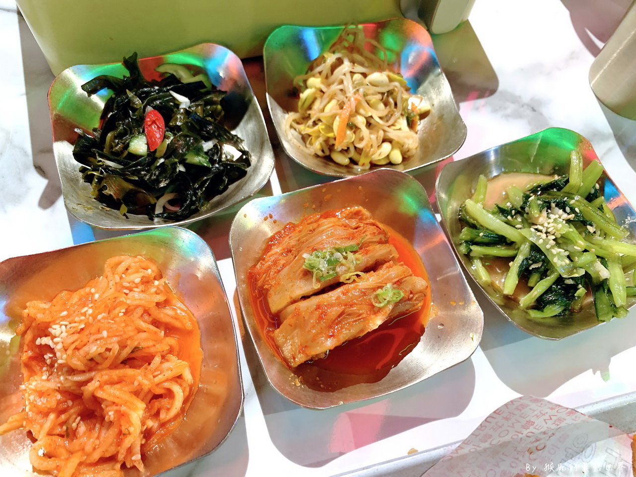 初瓦韓式料理｜王品旗下新品牌韓式料理，跟韓國主廚聯手打造，5種小菜吃到飽，雙人套餐超豐盛，台北捷運西門店 @猴屁的異想世界