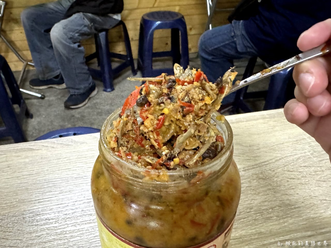 華燈初上爆紅麵店就在三重!沒招牌超省錢隱藏版小吃攤,濃郁系麻醬麵必點,小魚乾辣椒隨你加,朝聖阿季的貢丸湯|珍棧神奇小吃 @猴屁的異想世界 華燈初上爆紅麵店就在三重!沒招牌超省錢隱藏版小吃攤,濃郁系麻醬麵必點,小魚乾辣椒隨你加,朝聖阿季的貢丸湯|珍棧神奇小吃 @猴屁的異想世界