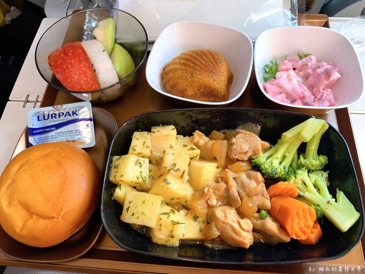 開箱星宇航空飛機餐，終於吃到胡同燒肉飛機餐，還有隱藏版玉米濃湯，可惜飛大阪沒有星宇特調 @猴屁的異想世界
