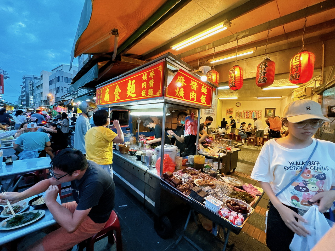 鹿港老街美食推薦|市場口賴家扁食麵,爌肉飯超下飯,扁食湯大碗只要35元 @猴屁的異想世界 鹿港老街美食推薦|市場口賴家扁食麵,爌肉飯超下飯,扁食湯大碗只要35元 @猴屁的異想世界