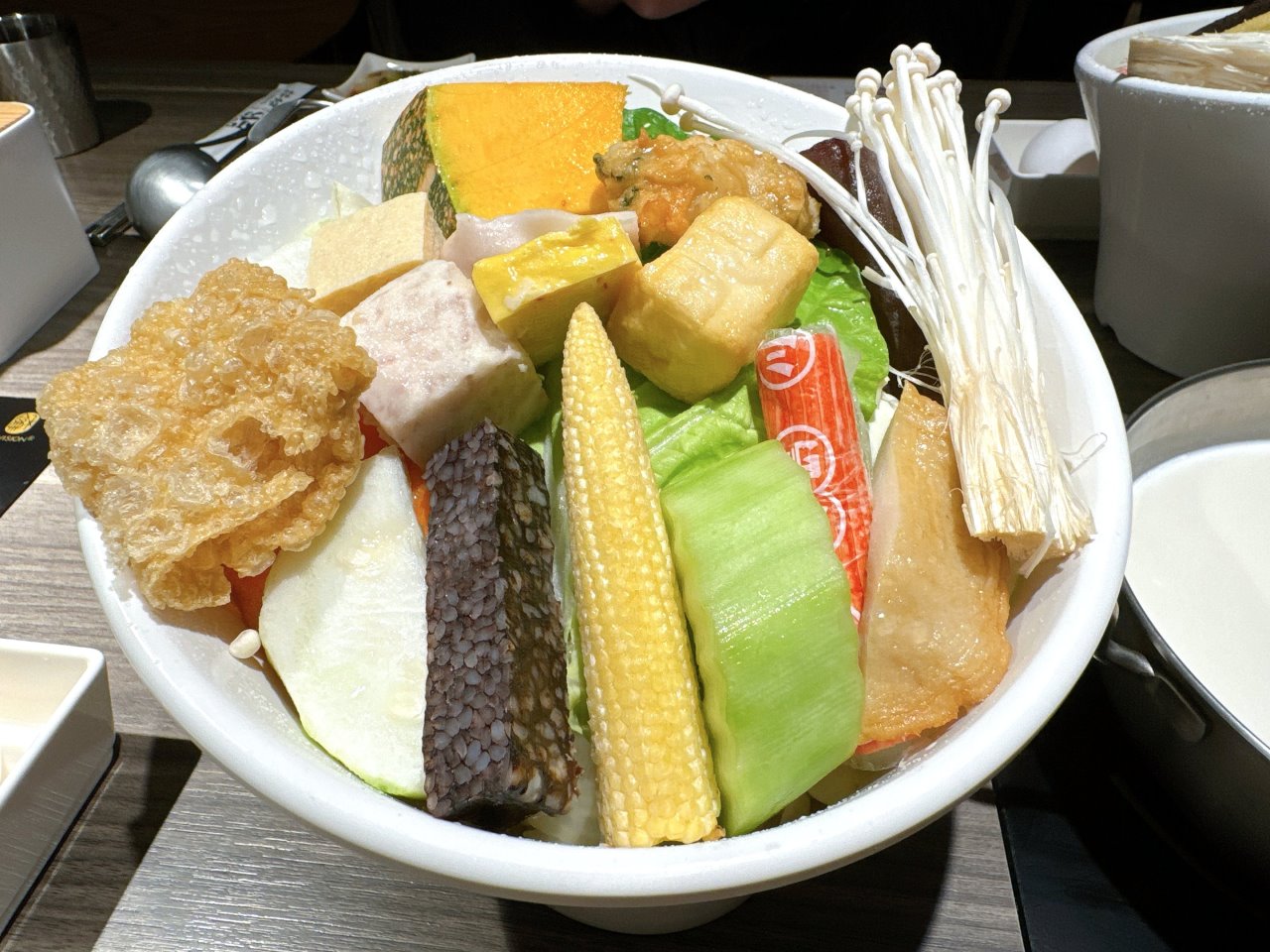 台中最好吃牛奶鍋,海陸雙拼cp值高,飯後甜點吃到飽,營業到半夜2點,台中宵夜推薦|加分火鍋台中店 @猴屁的異想世界 台中最好吃牛奶鍋,海陸雙拼cp值高,飯後甜點吃到飽,營業到半夜2點,台中宵夜推薦|加分火鍋台中店 @猴屁的異想世界