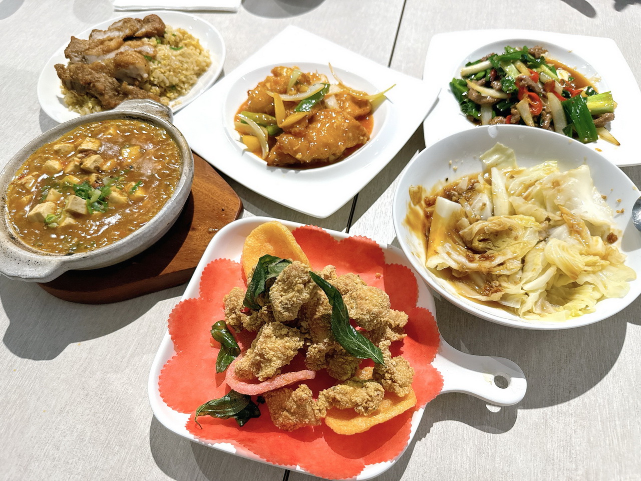 玖仰久仰|板橋最美熱炒店,白飯吃到飽超划算,一道菜70元起,再來杯珍奶絕配 @猴屁的異想世界 玖仰久仰|板橋最美熱炒店,白飯吃到飽超划算,一道菜70元起,再來杯珍奶絕配 @猴屁的異想世界