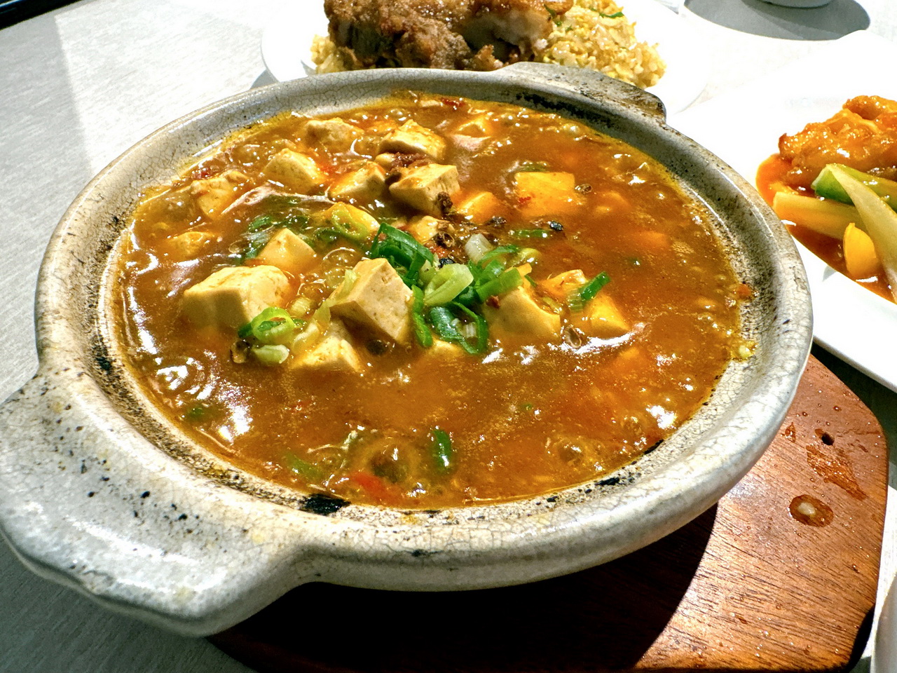 玖仰久仰|板橋最美熱炒店,白飯吃到飽超划算,一道菜70元起,再來杯珍奶絕配 @猴屁的異想世界 玖仰久仰|板橋最美熱炒店,白飯吃到飽超划算,一道菜70元起,再來杯珍奶絕配 @猴屁的異想世界