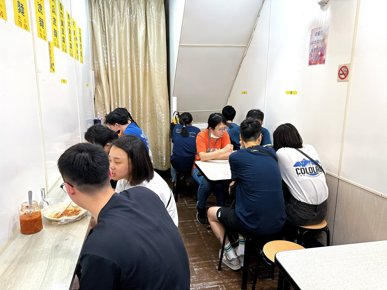 家湘涼麵|被涼麵耽誤的臭豆腐,士林夜市評價超低,但生意超好排隊排爆的神奇小店 @猴屁的異想世界 家湘涼麵|被涼麵耽誤的臭豆腐,士林夜市評價超低,但生意超好排隊排爆的神奇小店 @猴屁的異想世界