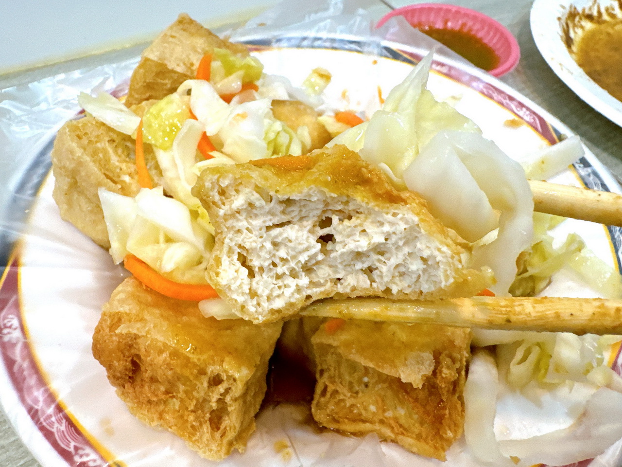 家湘涼麵|被涼麵耽誤的臭豆腐,士林夜市評價超低,但生意超好排隊排爆的神奇小店 @猴屁的異想世界 家湘涼麵|被涼麵耽誤的臭豆腐,士林夜市評價超低,但生意超好排隊排爆的神奇小店 @猴屁的異想世界