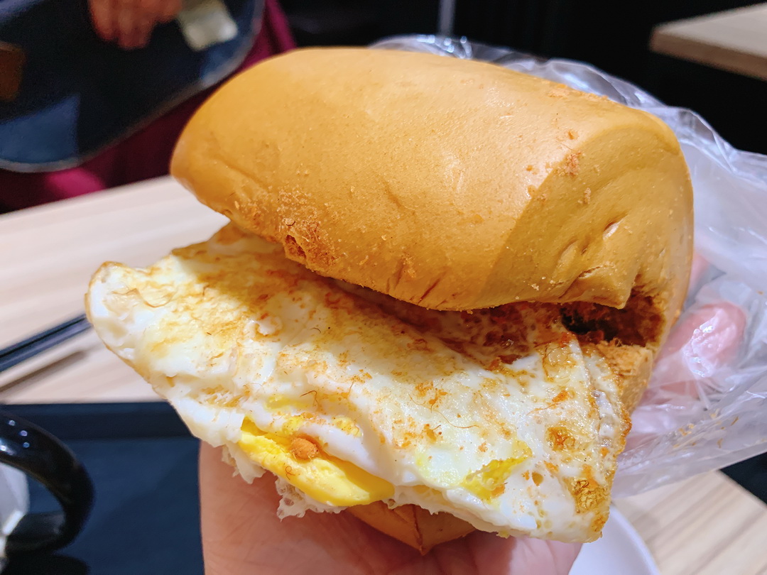 廖記燒餅豆漿|逢甲宵夜推薦,蛋餅、小籠湯包超級好吃,燒餅一下就賣光,晚上8點半才開 @猴屁的異想世界 廖記燒餅豆漿|逢甲宵夜推薦,蛋餅、小籠湯包超級好吃,燒餅一下就賣光,晚上8點半才開 @猴屁的異想世界