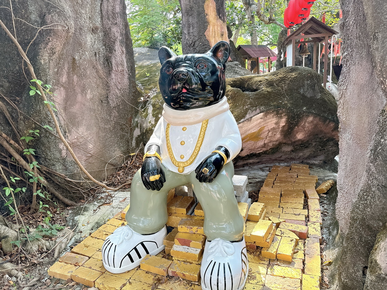 HIONE啵比星球|台中親子景點,恐龍超逼真,一秒進入侏儸紀世界,門票有點貴,記得噴防蚊液 @猴屁的異想世界 HIONE啵比星球|台中親子景點,恐龍超逼真,一秒進入侏儸紀世界,門票有點貴,記得噴防蚊液 @猴屁的異想世界
