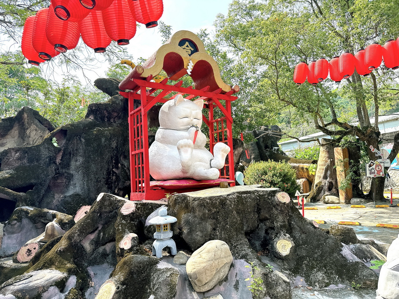 HIONE啵比星球|台中親子景點,恐龍超逼真,一秒進入侏儸紀世界,門票有點貴,記得噴防蚊液 @猴屁的異想世界 HIONE啵比星球|台中親子景點,恐龍超逼真,一秒進入侏儸紀世界,門票有點貴,記得噴防蚊液 @猴屁的異想世界