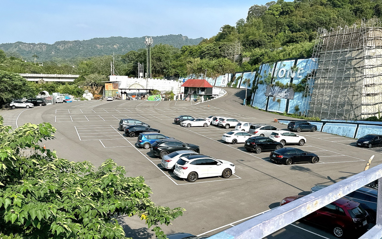 HIONE啵比星球|台中親子景點,恐龍超逼真,一秒進入侏儸紀世界,門票有點貴,記得噴防蚊液 @猴屁的異想世界 HIONE啵比星球|台中親子景點,恐龍超逼真,一秒進入侏儸紀世界,門票有點貴,記得噴防蚊液 @猴屁的異想世界