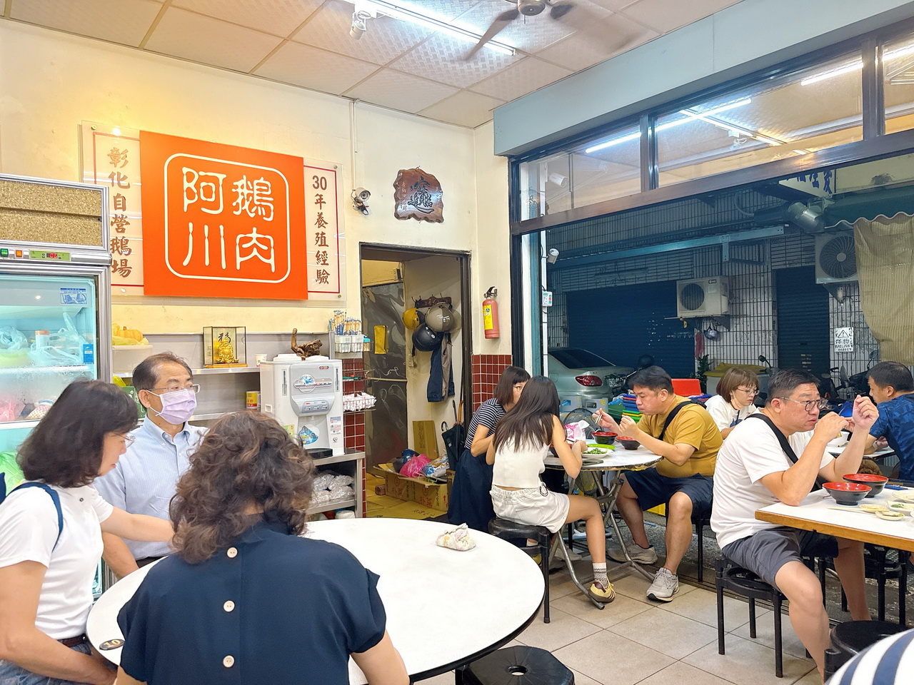 【阿川鵝肉】台中向上市場超人氣鵝肉店,肥美多汁軟嫩好吃賣到半夜12點 @猴屁的異想世界 【阿川鵝肉】台中向上市場超人氣鵝肉店,肥美多汁軟嫩好吃賣到半夜12點 @猴屁的異想世界