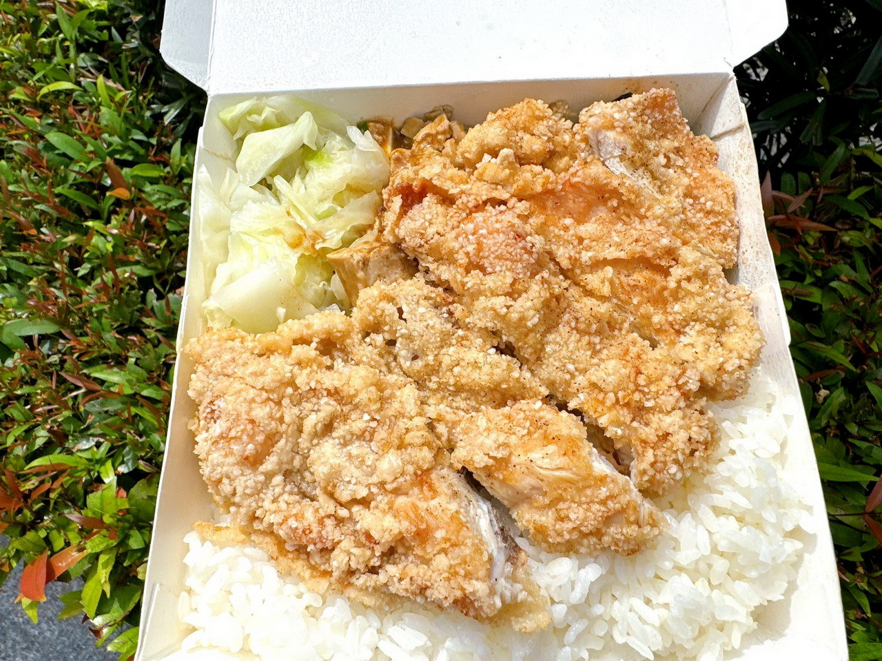 【森記快餐店】逢甲老字號便當店,限量招牌玫瑰油雞飯12點前就賣光,炸雞排好吃 @猴屁的異想世界 【森記快餐店】逢甲老字號便當店,限量招牌玫瑰油雞飯12點前就賣光,炸雞排好吃 @猴屁的異想世界