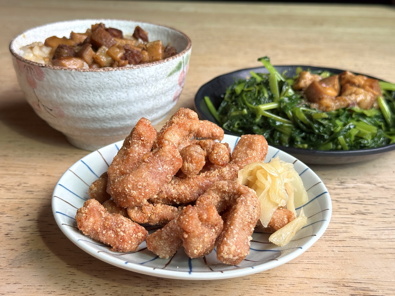【食谷飯堂】台中超強魯肉飯,隱藏在勤美附近,傳統手工魯肉超好吃,肥肥的超邪惡,平價美味老店 @猴屁的異想世界 【食谷飯堂】台中超強魯肉飯,隱藏在勤美附近,傳統手工魯肉超好吃,肥肥的超邪惡,平價美味老店 @猴屁的異想世界