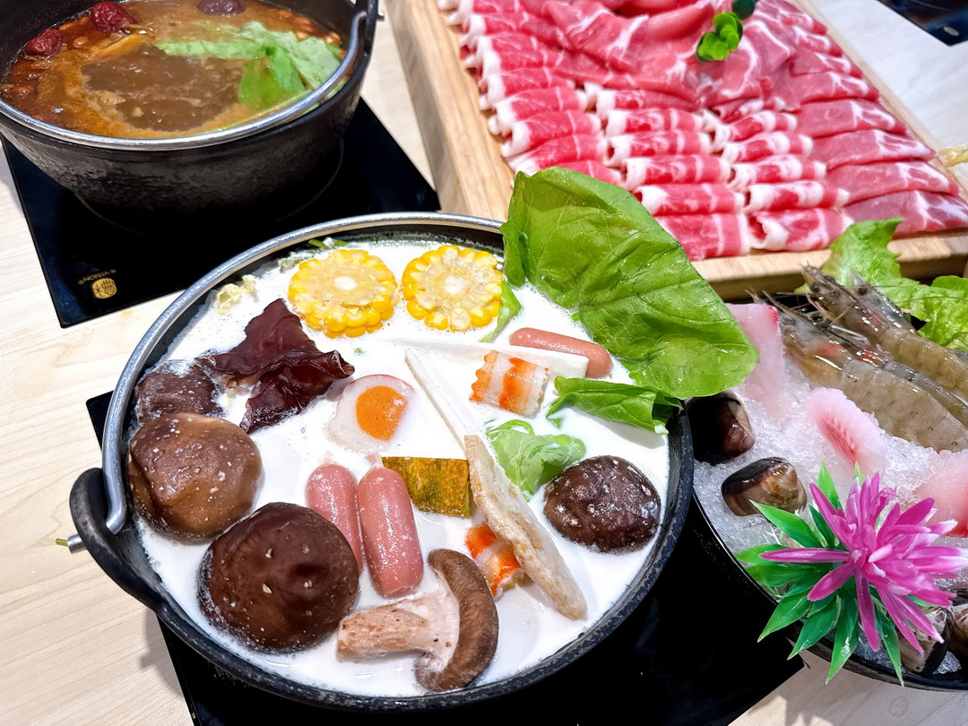 【饗點鍋台中文心店】台中火鍋自助吧吃到飽388元起,超浮誇35盎司大胃王肉盤超壯觀 @猴屁的異想世界 【饗點鍋台中文心店】台中火鍋自助吧吃到飽388元起,超浮誇35盎司大胃王肉盤超壯觀 @猴屁的異想世界