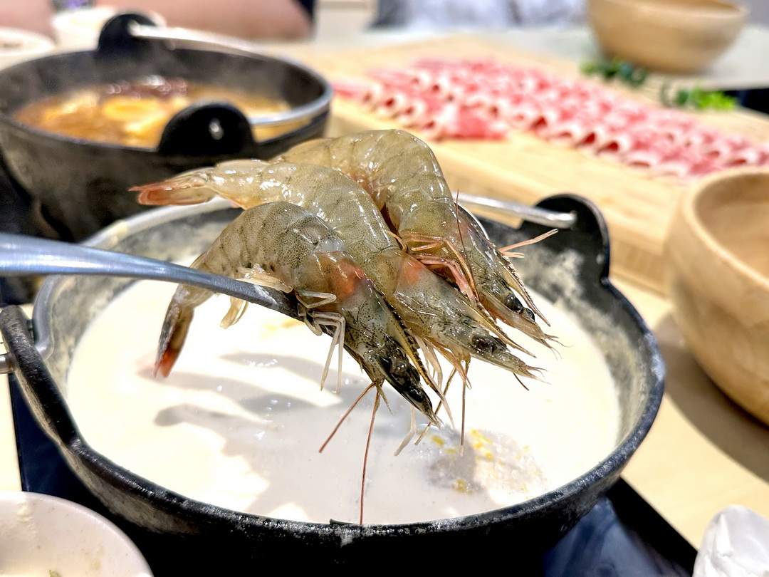 【饗點鍋台中文心店】台中火鍋自助吧吃到飽388元起,超浮誇35盎司大胃王肉盤超壯觀 @猴屁的異想世界 【饗點鍋台中文心店】台中火鍋自助吧吃到飽388元起,超浮誇35盎司大胃王肉盤超壯觀 @猴屁的異想世界