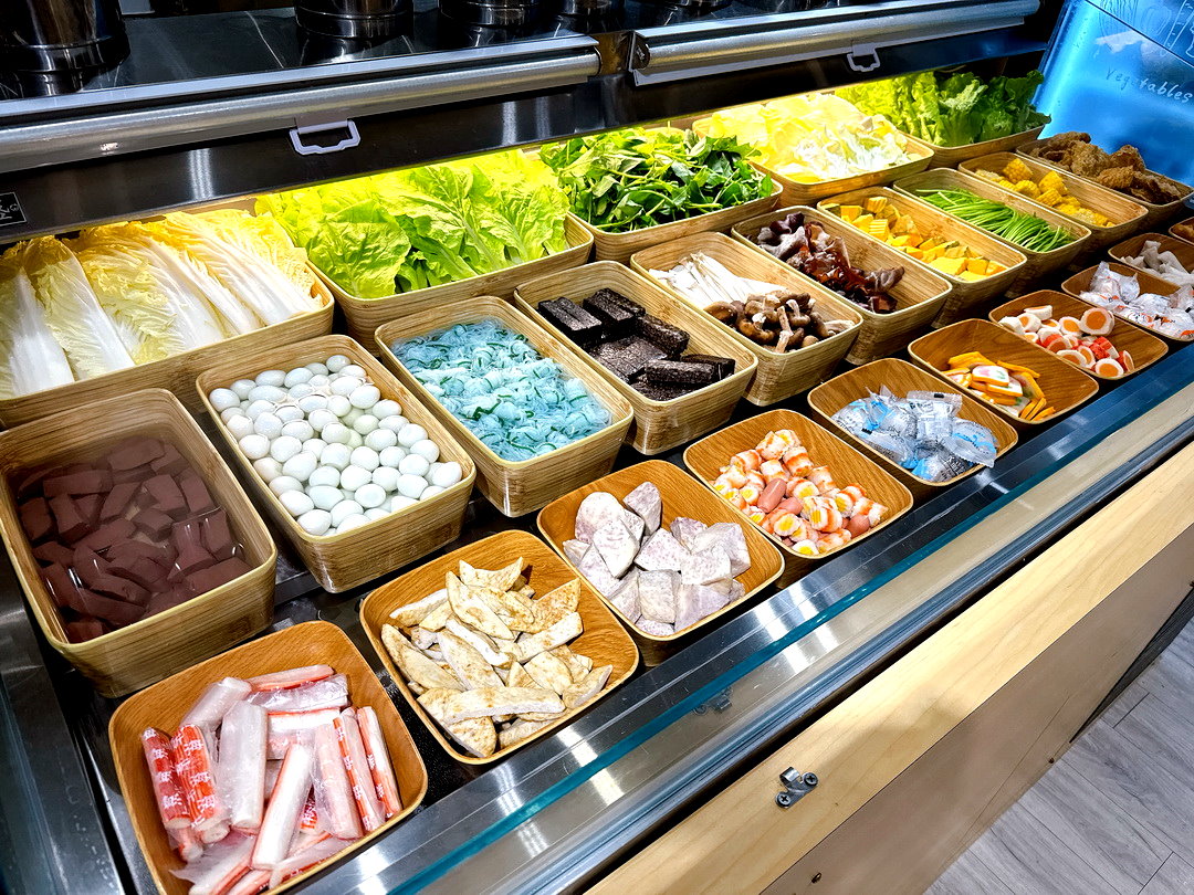【饗點鍋台中文心店】台中火鍋自助吧吃到飽388元起,超浮誇35盎司大胃王肉盤超壯觀 @猴屁的異想世界 【饗點鍋台中文心店】台中火鍋自助吧吃到飽388元起,超浮誇35盎司大胃王肉盤超壯觀 @猴屁的異想世界