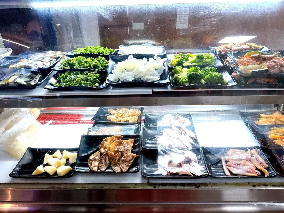 【阿宏師火雞肉飯】嘉義宵夜推薦,超人氣雞肉飯賣到凌晨12點,半熟蛋必點 @猴屁的異想世界 【阿宏師火雞肉飯】嘉義宵夜推薦,超人氣雞肉飯賣到凌晨12點,半熟蛋必點 @猴屁的異想世界