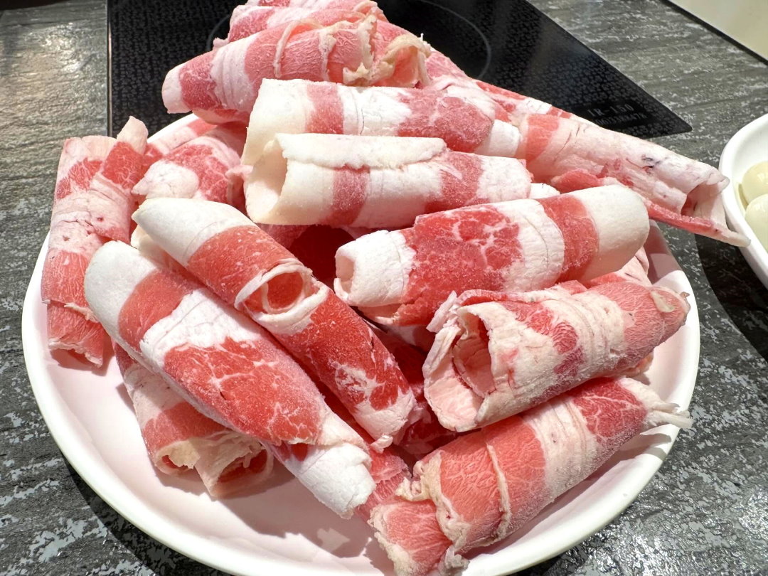陳師傅麻辣火鍋｜台中麻辣鍋吃到飽老店，麻辣鍋、酸菜白肉鍋吃到飽，近一中街營業到凌晨2點 @猴屁的異想世界