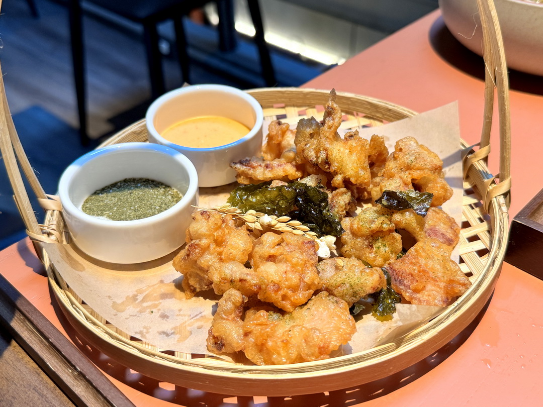 【一茶一瓦一號糧倉】隱藏在糧倉內的茶餐廳,像在古蹟內吃飯環境超美,宵夜也有賣 @猴屁的異想世界 【一茶一瓦一號糧倉】隱藏在糧倉內的茶餐廳,像在古蹟內吃飯環境超美,宵夜也有賣 @猴屁的異想世界