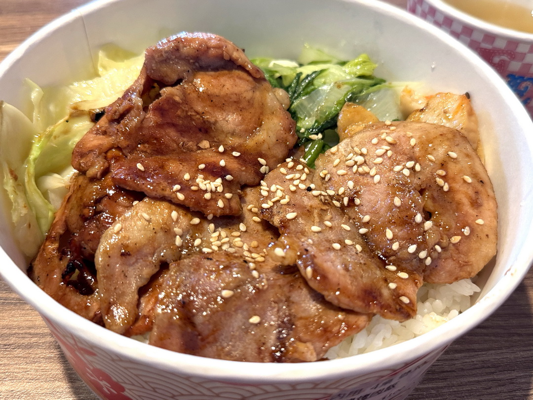 【粗飽烤肉飯逢甲店】招牌烤肉飯只要100元,內用飲料熱湯無限暢飲,台中高CP值烤肉便當! @猴屁的異想世界 【粗飽烤肉飯逢甲店】招牌烤肉飯只要100元,內用飲料熱湯無限暢飲,台中高CP值烤肉便當! @猴屁的異想世界