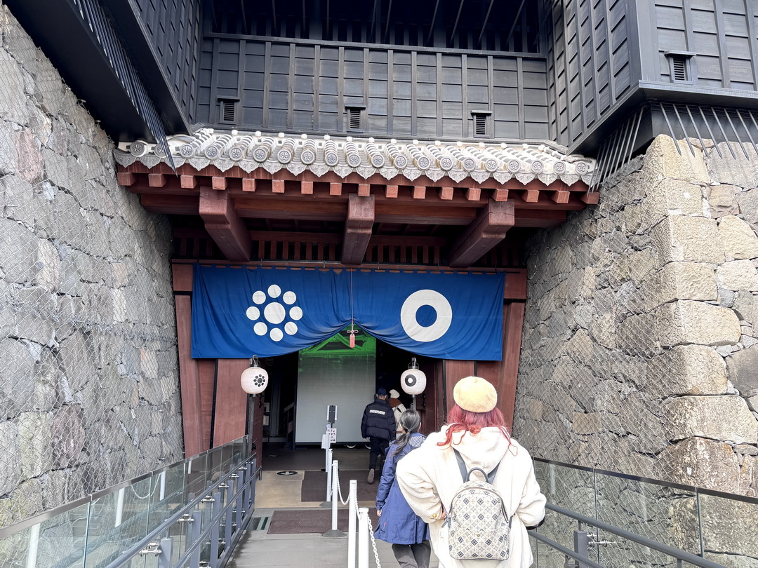 熊本一日遊|麗星郵輪熊本岸上觀光,熊本城、城彩苑美食、出水神社一次滿足 @猴屁的異想世界 熊本一日遊|麗星郵輪熊本岸上觀光,熊本城、城彩苑美食、出水神社一次滿足 @猴屁的異想世界