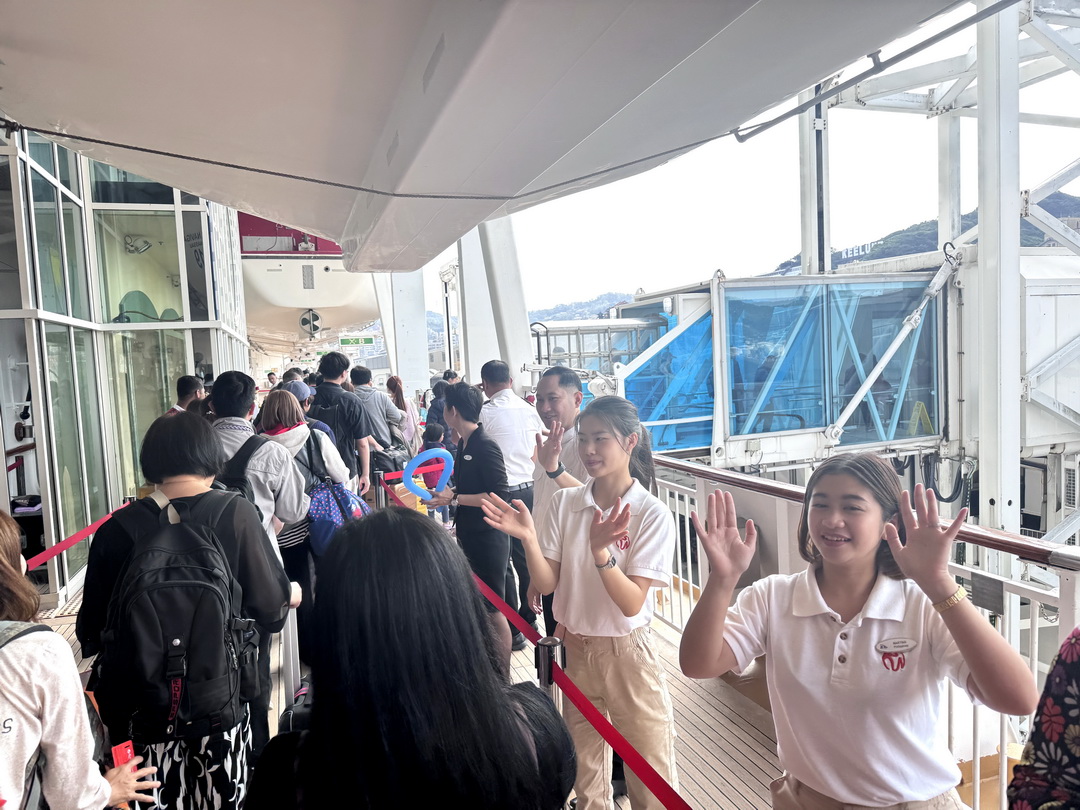 開箱麗星郵輪探索星號,6天5夜日本航程,房型設施表演全紀錄,船上免費餐廳吃到飽 @猴屁的異想世界 開箱麗星郵輪探索星號,6天5夜日本航程,房型設施表演全紀錄,船上免費餐廳吃到飽 @猴屁的異想世界