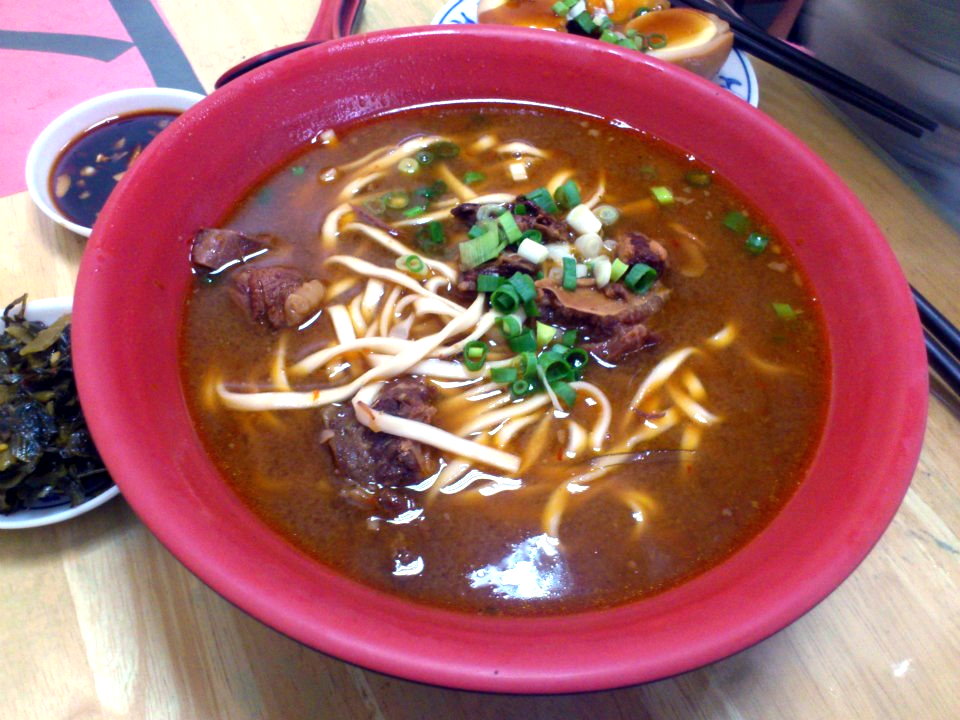 小周牛肉麵|宜蘭礁溪美食推薦,食尚玩家激推必吃組合,人氣牛肉麵+水餃超讚 @猴屁的異想世界 小周牛肉麵|宜蘭礁溪美食推薦,食尚玩家激推必吃組合,人氣牛肉麵+水餃超讚 @猴屁的異想世界