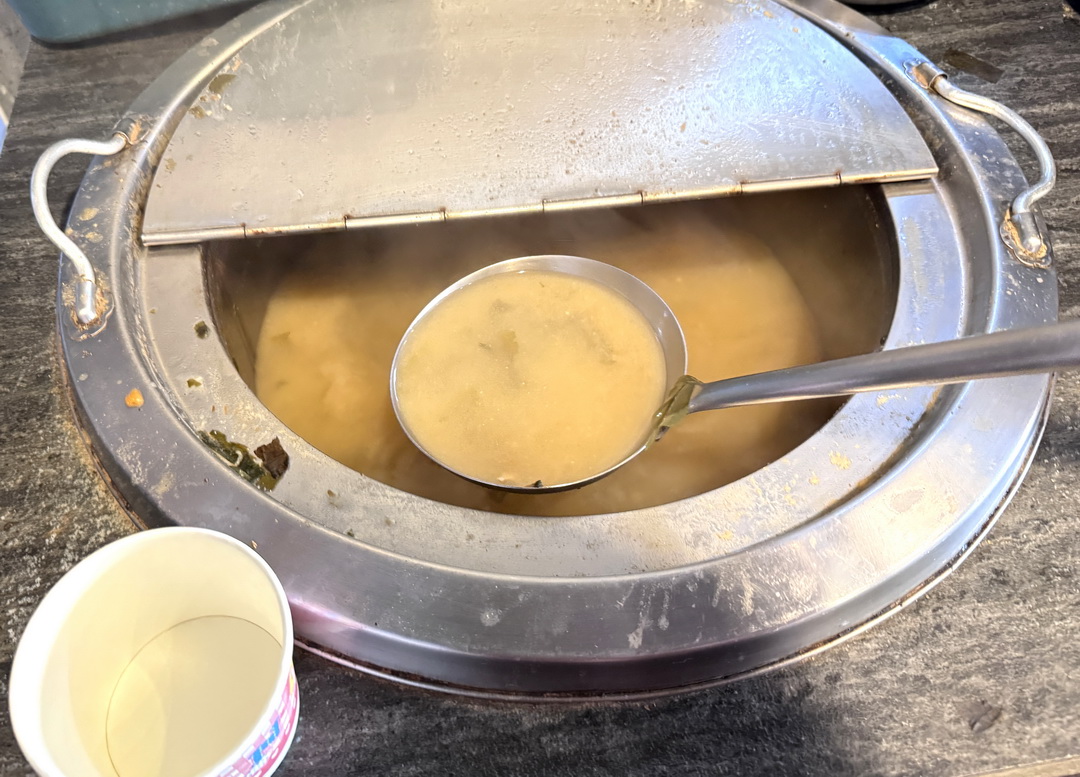 【粗飽烤肉飯逢甲店】招牌烤肉飯只要100元,內用飲料熱湯無限暢飲,台中高CP值烤肉便當! @猴屁的異想世界 【粗飽烤肉飯逢甲店】招牌烤肉飯只要100元,內用飲料熱湯無限暢飲,台中高CP值烤肉便當! @猴屁的異想世界