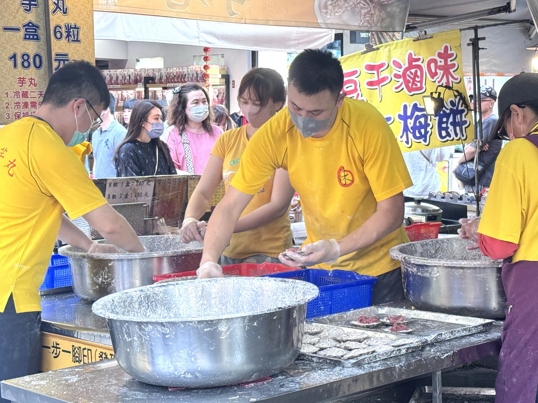 【素珠芋丸】鹿港超人氣小吃,一顆難求的排隊美食,排了1小時才買到 @猴屁的異想世界 【素珠芋丸】鹿港超人氣小吃,一顆難求的排隊美食,排了1小時才買到 @猴屁的異想世界