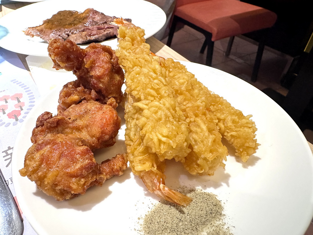 台中清新溫泉飯店|新采自助百匯,泰國蝦吃到飽吃起來,6/7-6/30期間限定 @猴屁的異想世界 台中清新溫泉飯店|新采自助百匯,泰國蝦吃到飽吃起來,6/7-6/30期間限定 @猴屁的異想世界