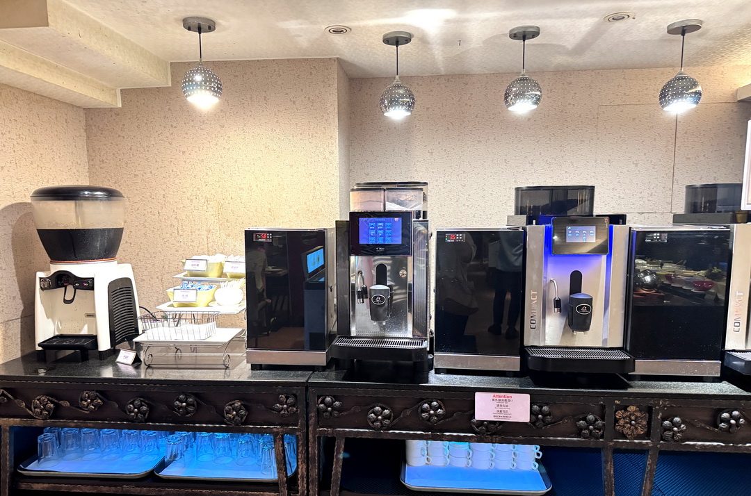 台中清新溫泉飯店|新采自助百匯,泰國蝦吃到飽吃起來,6/7-6/30期間限定 @猴屁的異想世界 台中清新溫泉飯店|新采自助百匯,泰國蝦吃到飽吃起來,6/7-6/30期間限定 @猴屁的異想世界