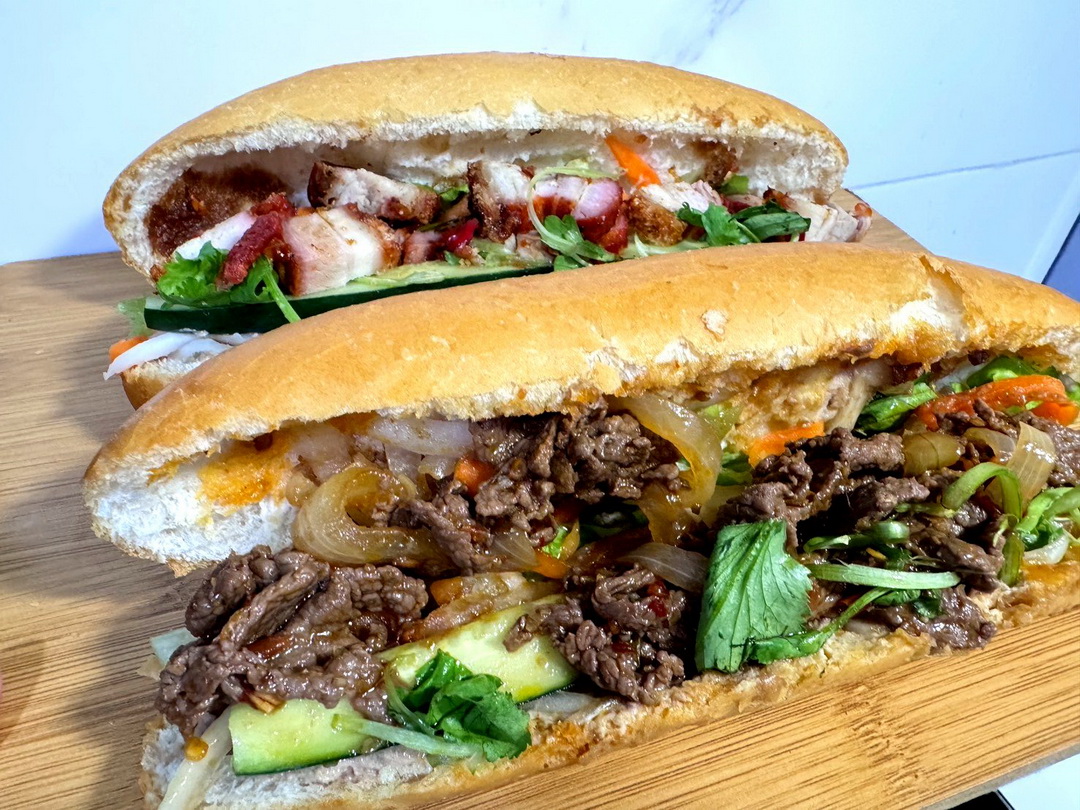 【青雲越南法國麵包店】台中隱藏版異國美食,脆皮烤豬超銷魂,沙嗲牛肉也超涮嘴 @猴屁的異想世界 【青雲越南法國麵包店】台中隱藏版異國美食,脆皮烤豬超銷魂,沙嗲牛肉也超涮嘴 @猴屁的異想世界