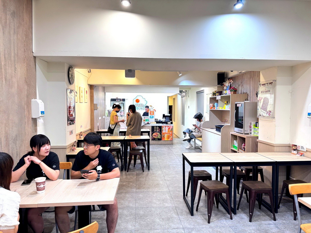 【早到晚到台中逢甲店】夜貓族宵夜天堂!必吃超濃郁新加坡叻沙意麵,還有芋泥蛋餅 @猴屁的異想世界 【早到晚到台中逢甲店】夜貓族宵夜天堂!必吃超濃郁新加坡叻沙意麵,還有芋泥蛋餅 @猴屁的異想世界