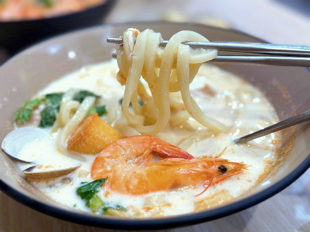 【早到晚到台中逢甲店】夜貓族宵夜天堂!必吃超濃郁新加坡叻沙意麵,還有芋泥蛋餅 @猴屁的異想世界 【早到晚到台中逢甲店】夜貓族宵夜天堂!必吃超濃郁新加坡叻沙意麵,還有芋泥蛋餅 @猴屁的異想世界
