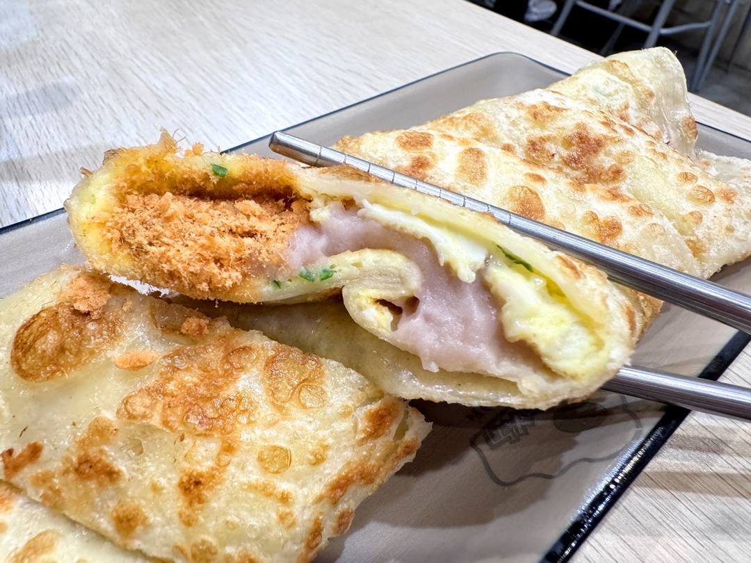 【早到晚到台中逢甲店】夜貓族宵夜天堂!必吃超濃郁新加坡叻沙意麵,還有芋泥蛋餅 @猴屁的異想世界 【早到晚到台中逢甲店】夜貓族宵夜天堂!必吃超濃郁新加坡叻沙意麵,還有芋泥蛋餅 @猴屁的異想世界