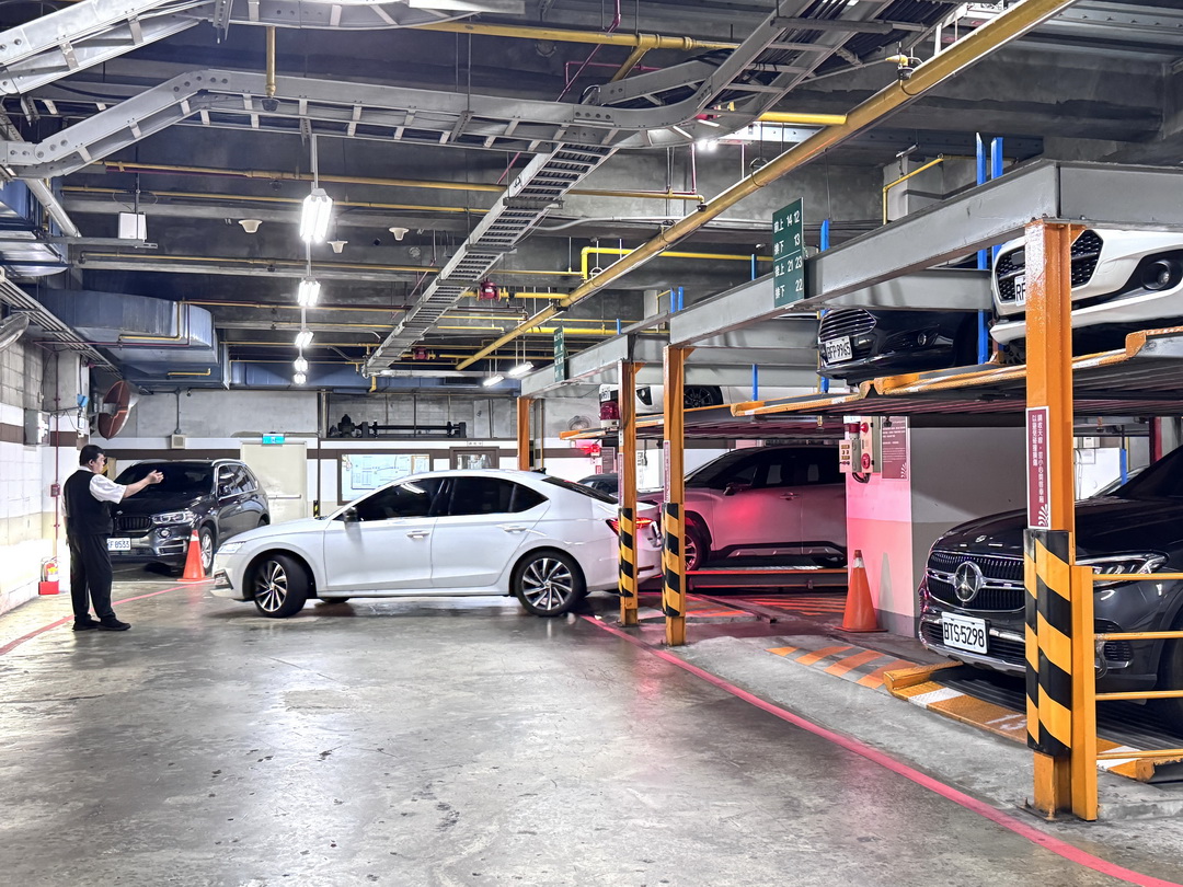 新竹老爺酒店|近清大交大附免費停車,壽星入住送禮,附設游泳池健身房超享受 @猴屁的異想世界 新竹老爺酒店|近清大交大附免費停車,壽星入住送禮,附設游泳池健身房超享受 @猴屁的異想世界