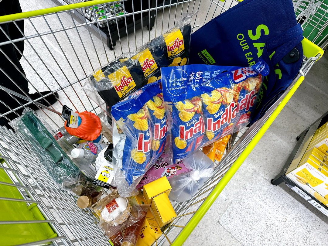 泰國Big C必買伴手禮推薦｜餅乾、牙膏、除疤膏、小小兵沐浴乳、洗髮護髮一次打包！ @猴屁的異想世界