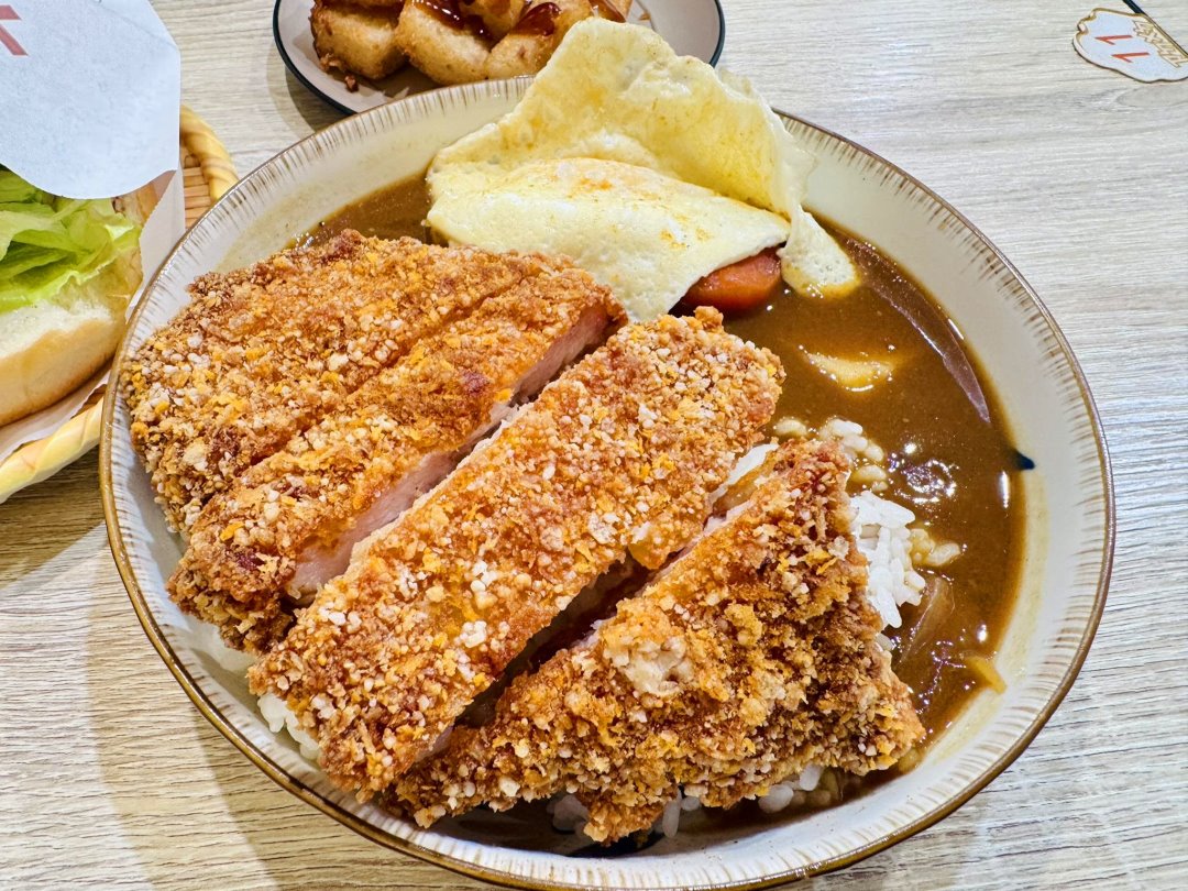 【早到晚到台中逢甲店】夜貓族宵夜天堂!必吃超濃郁新加坡叻沙意麵,還有芋泥蛋餅 @猴屁的異想世界 【早到晚到台中逢甲店】夜貓族宵夜天堂!必吃超濃郁新加坡叻沙意麵,還有芋泥蛋餅 @猴屁的異想世界