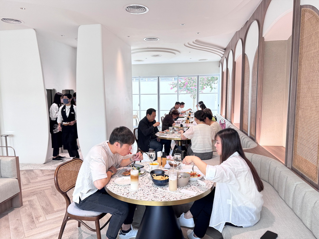 【Les aqua水相餐聚苑】台中超美韓系玻璃屋餐廳,麵包免費續,壽星還送蛋糕+照片超浮誇 @猴屁的異想世界 【Les aqua水相餐聚苑】台中超美韓系玻璃屋餐廳,麵包免費續,壽星還送蛋糕+照片超浮誇 @猴屁的異想世界