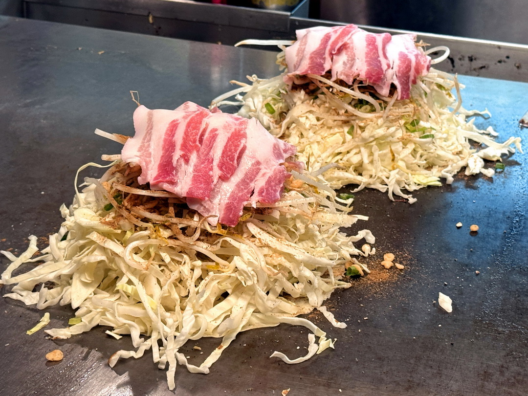 友鐵廣島燒專門店|台中日式廣島燒推薦,現點現做鐵板料理,明太子廣島燒超邪惡! @猴屁的異想世界 友鐵廣島燒專門店|台中日式廣島燒推薦,現點現做鐵板料理,明太子廣島燒超邪惡! @猴屁的異想世界
