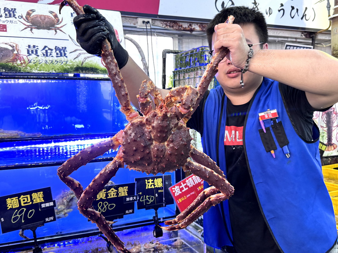 阿布潘水產|台中超狂海鮮市集,現撈龍蝦、生蠔、帝王蟹,中秋烤肉一站買齊! @猴屁的異想世界 阿布潘水產|台中超狂海鮮市集,現撈龍蝦、生蠔、帝王蟹,中秋烤肉一站買齊! @猴屁的異想世界