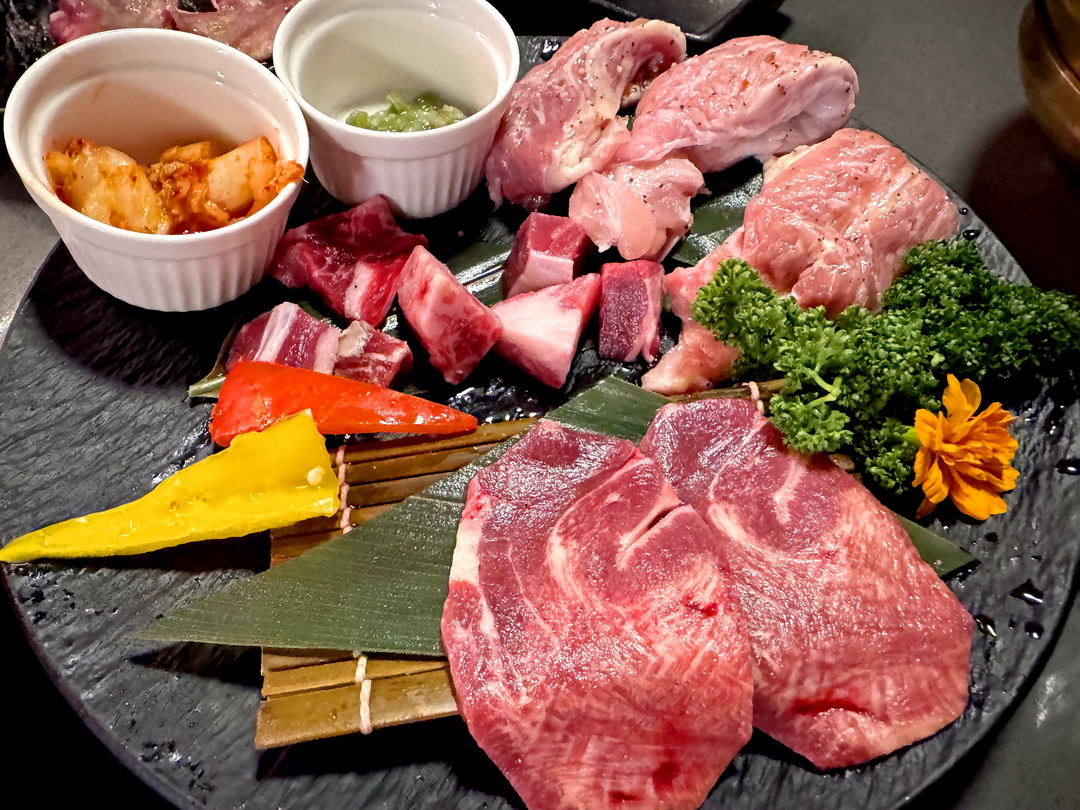 【紅桧燒肉鍋物】太平高質感單點燒肉,火鍋料自助吧吃到飽+調酒喝到飽 @猴屁的異想世界 【紅桧燒肉鍋物】太平高質感單點燒肉,火鍋料自助吧吃到飽+調酒喝到飽 @猴屁的異想世界