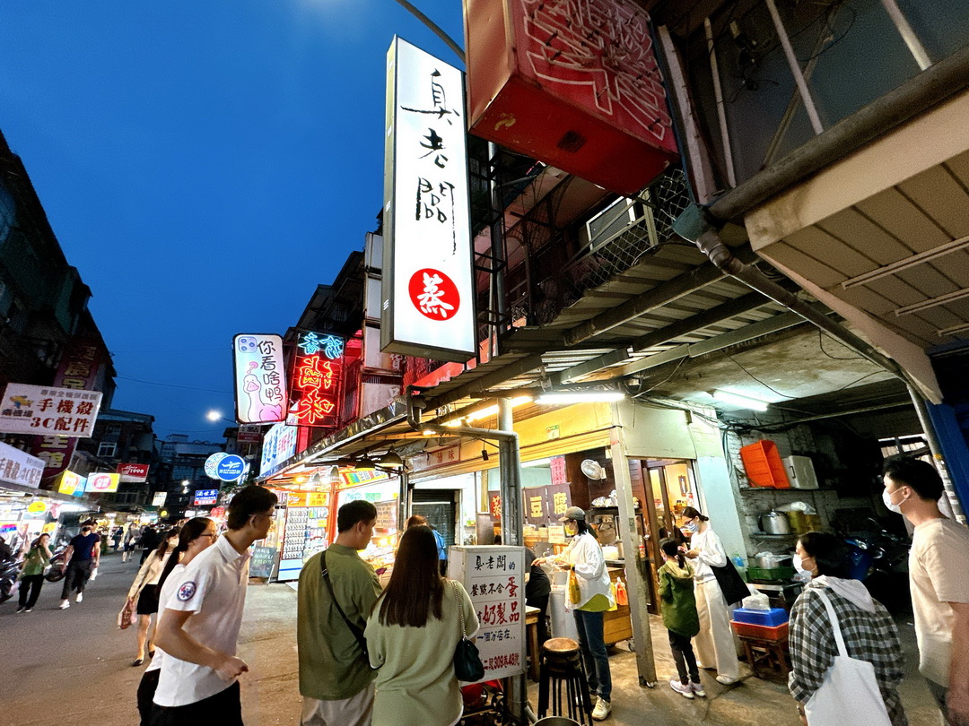 南機場夜市美食|12間必吃人氣小吃推薦,米其林必比登臭豆腐、蚵嗲、沙威瑪、滷肉飯、炸雞通通有 @猴屁的異想世界 南機場夜市美食|12間必吃人氣小吃推薦,米其林必比登臭豆腐、蚵嗲、沙威瑪、滷肉飯、炸雞通通有 @猴屁的異想世界