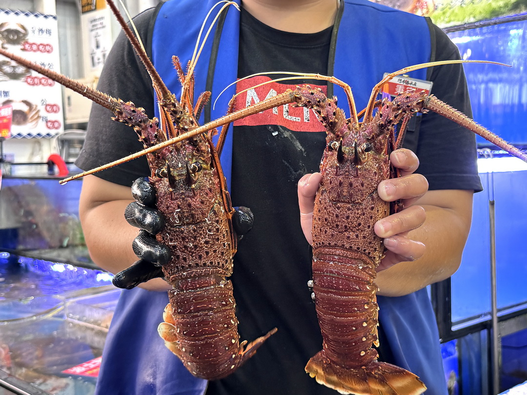阿布潘水產|台中超狂海鮮市集,現撈龍蝦、生蠔、帝王蟹,中秋烤肉一站買齊! @猴屁的異想世界 阿布潘水產|台中超狂海鮮市集,現撈龍蝦、生蠔、帝王蟹,中秋烤肉一站買齊! @猴屁的異想世界