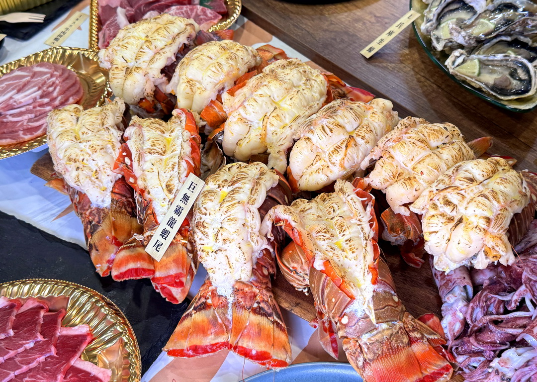 阿布潘水產|台中超狂海鮮市集,現撈龍蝦、生蠔、帝王蟹,中秋烤肉一站買齊! @猴屁的異想世界 阿布潘水產|台中超狂海鮮市集,現撈龍蝦、生蠔、帝王蟹,中秋烤肉一站買齊! @猴屁的異想世界